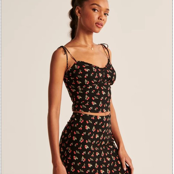 Abercrombie & Fitch Tie-Strap Ruffle Cami - Picture 2 of 8